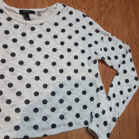 Forever21 polka dot crop sweater - Picture 1 of 5